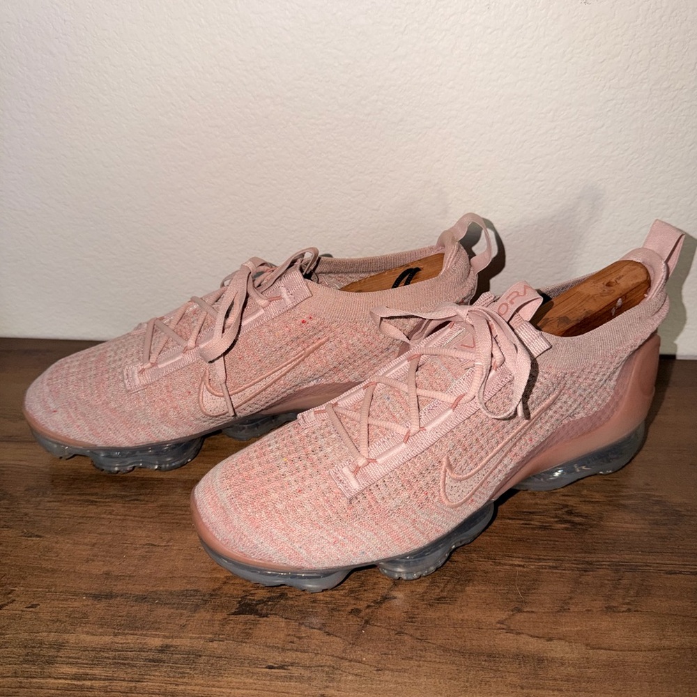 Nike Women's Air VaporMax 2021 Flyknit Sneakers - Light Pink